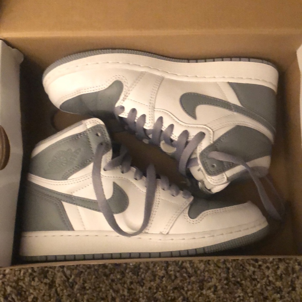 WMNS AIR JORDAN WHITE GREY 5.5